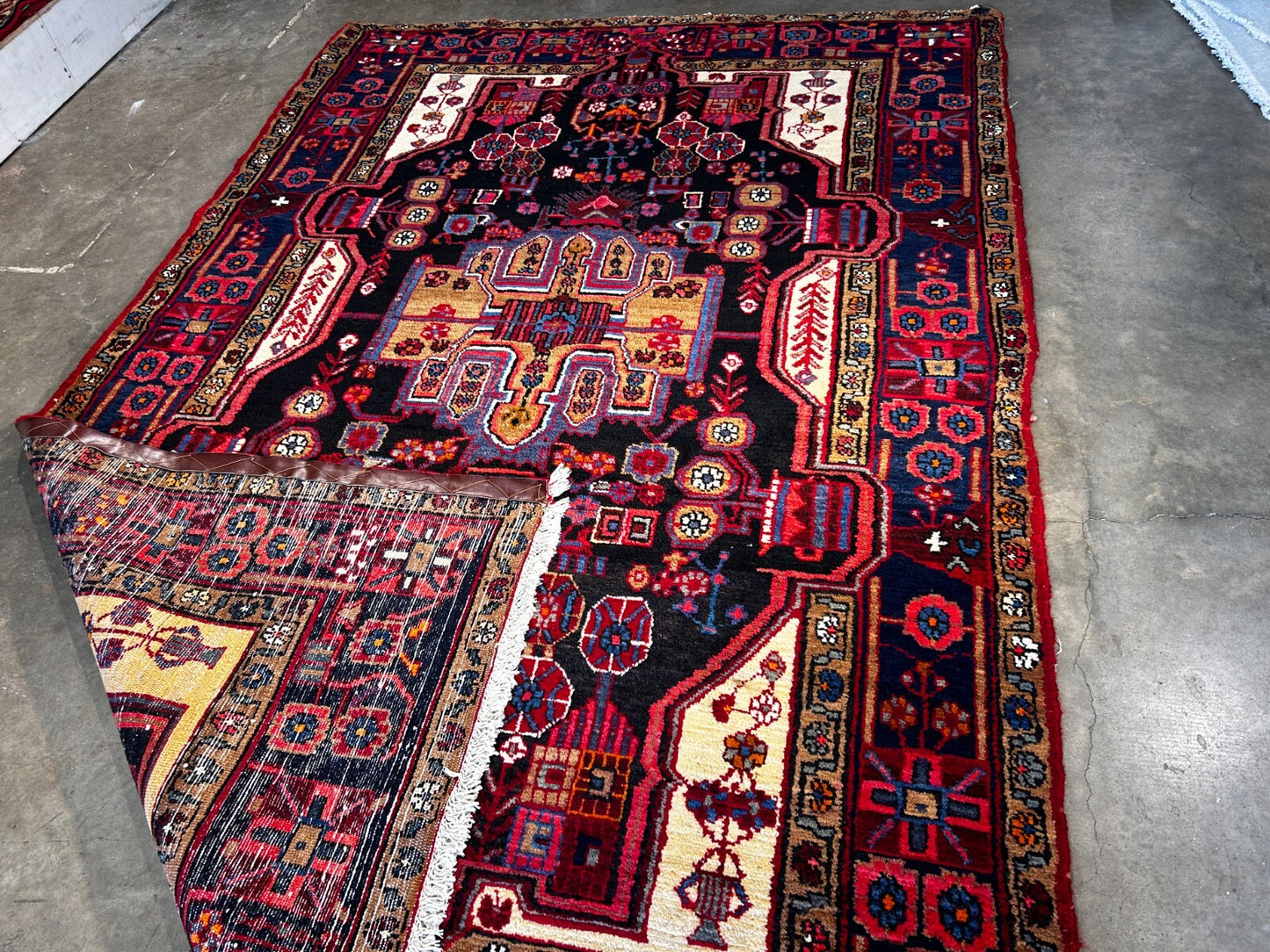 5'3" x 8'1'' Hand-Knotted 100% Lamb Wool Nahavande Area Rug