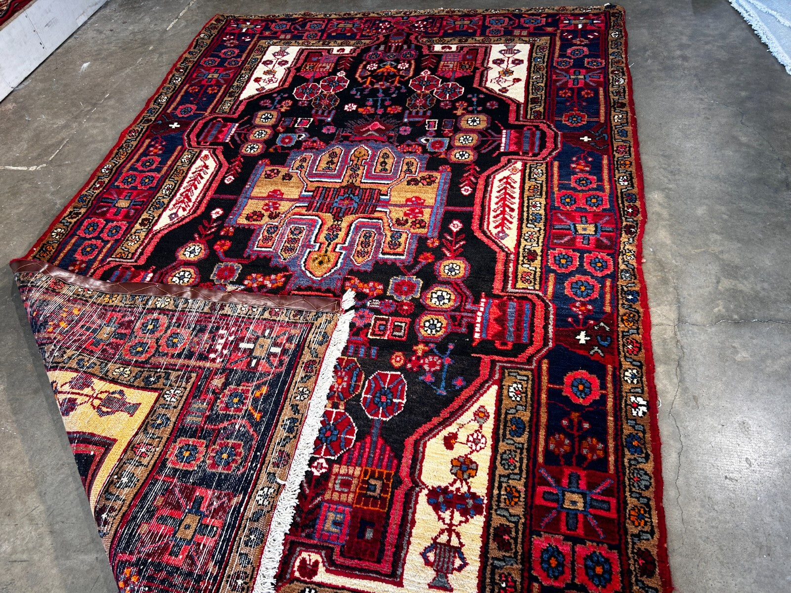 5'3" x 8'1'' Hand-Knotted 100% Lamb Wool Nahavande Area Rug