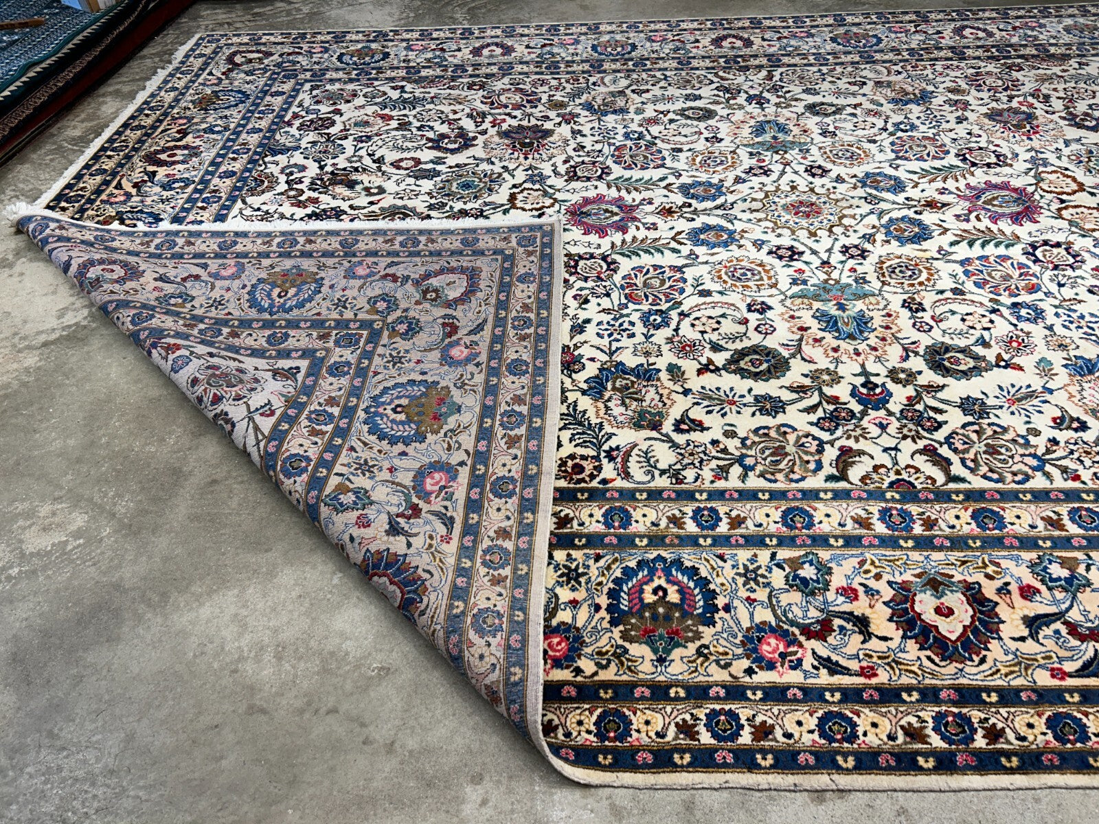 10'5"x13'8" Hand-Knotted 100% Wool Pile All-over Kashane Rug