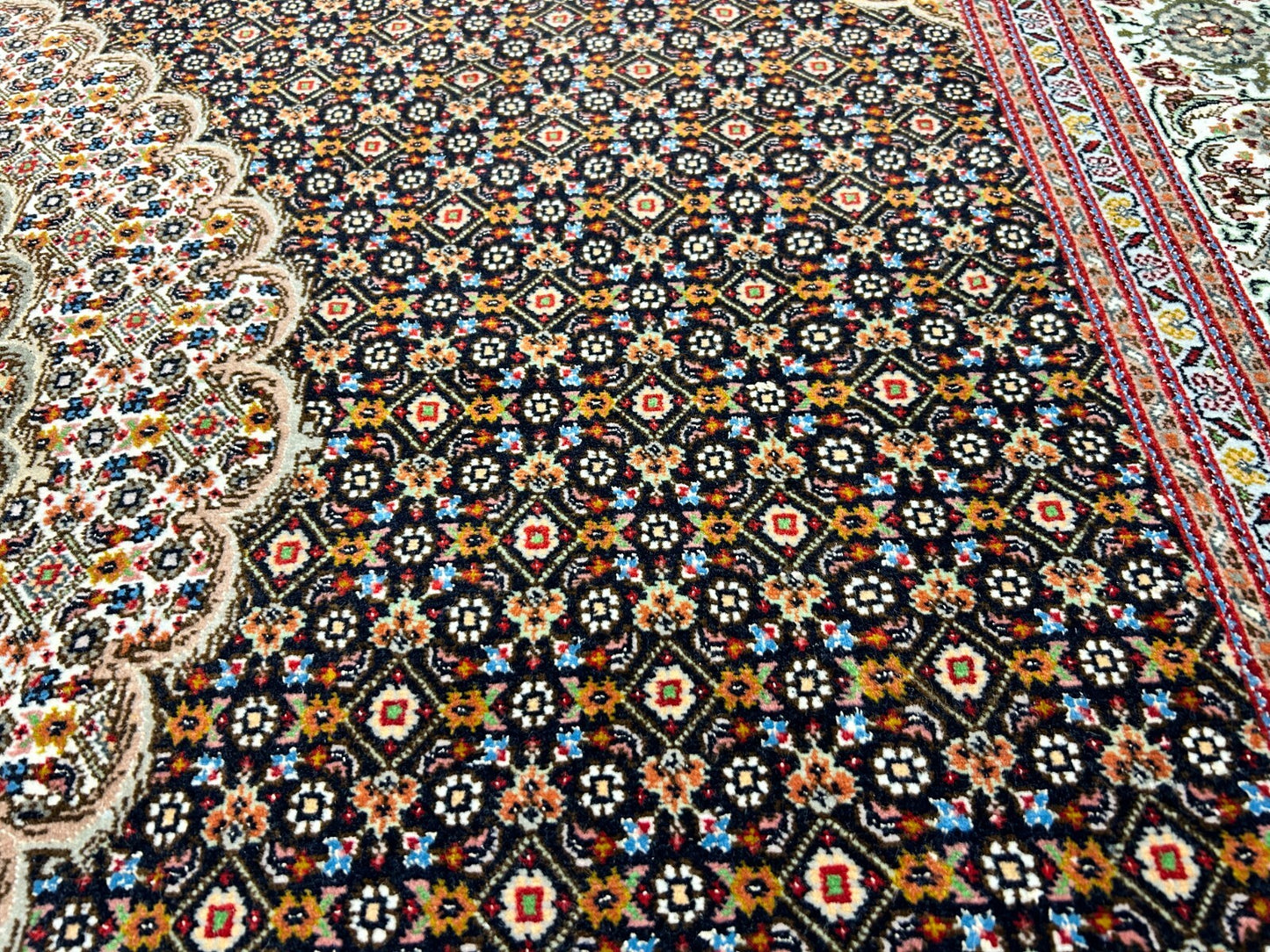 5'6"x7'8" Fine Hand-Knotted Wool & Silk Blend Tabrize Mahi Carpet - Area Rug