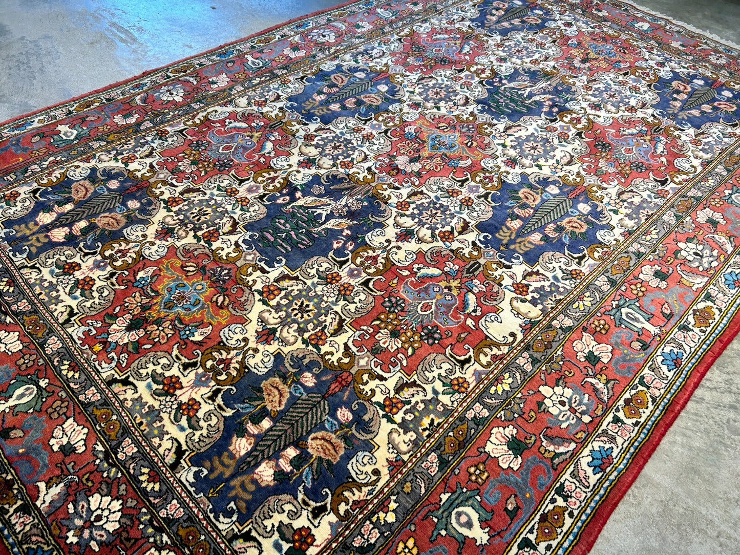 6'7"x10'4" Hand-Knotted 100% Lamb Wool Bakhtiarie Carpet - Area Rug
