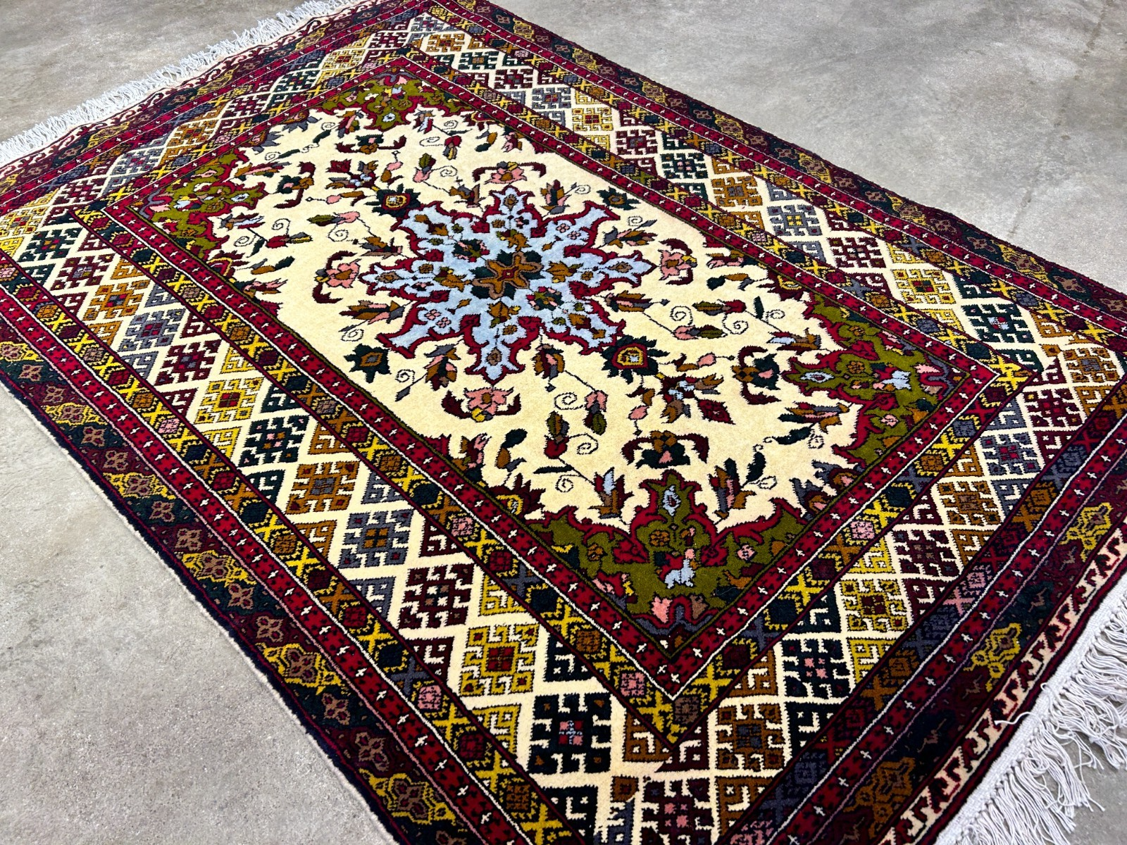 3'3"x4'9'' Hand-Knotted 100% Wool Afghan Medallion Area Rug