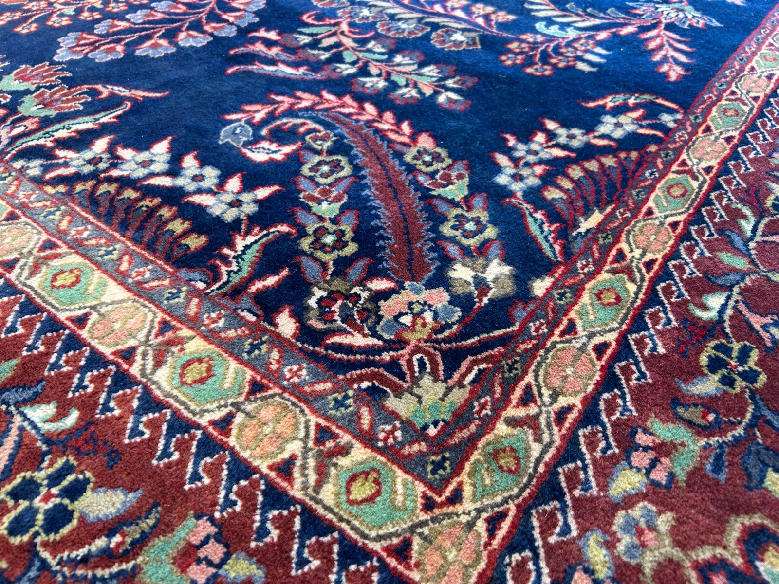 8'9"x12'1" Hand-Knotted 100% Wool Pile IndoSarouke Rug