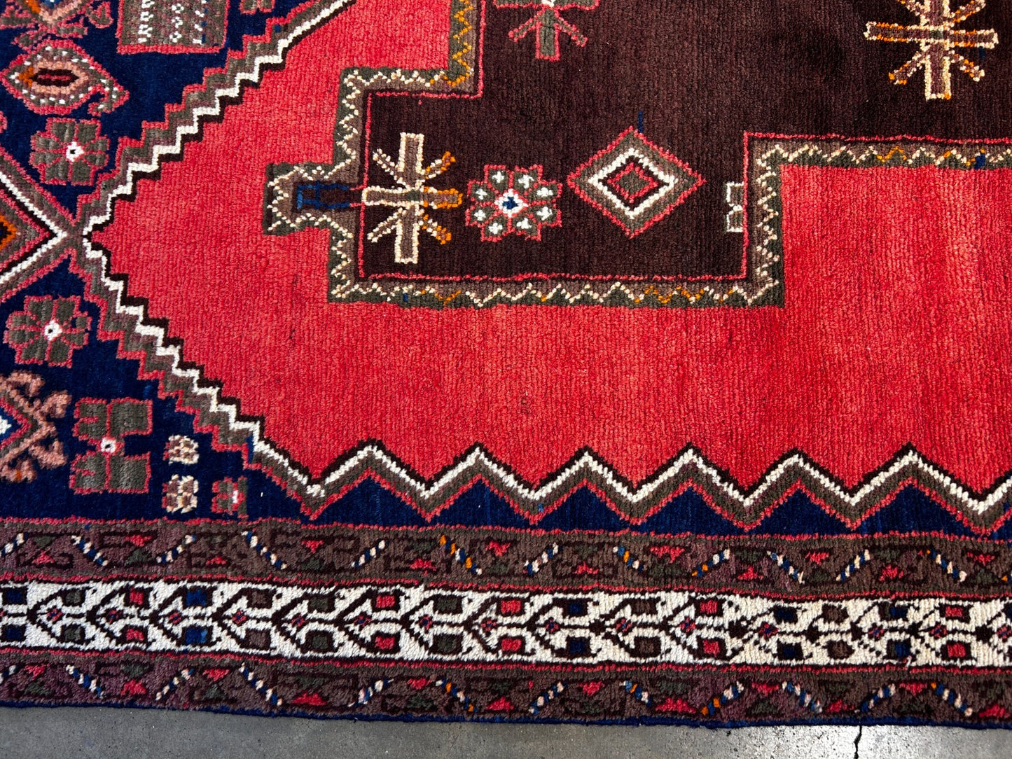 5'6" x 7'9" Hand-Knotted 100% Wool Hamadane Area Rug