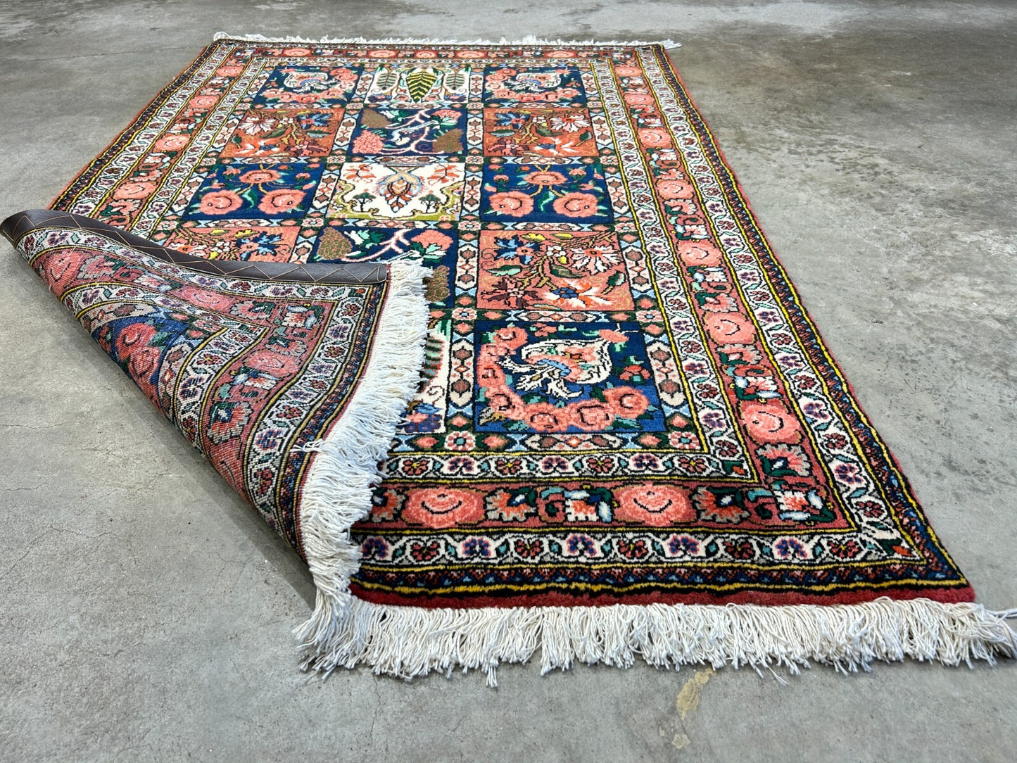 3'5"x5'2" Hand-Knotted 100% Lamb Wool Bakhtiarie Carpet - Area Rug