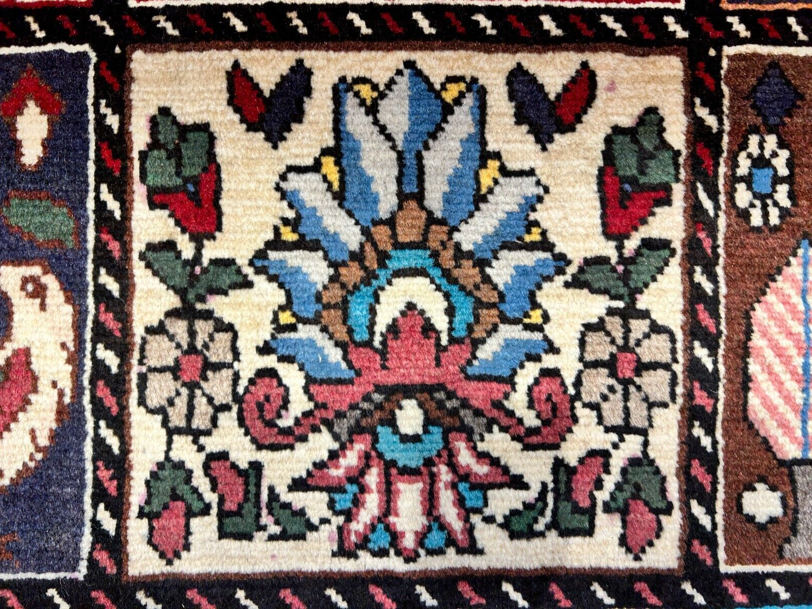 6'9"x9'5" Hand-Knotted 100% Lamb Wool Bakhtiarie Carpet - Area Rug