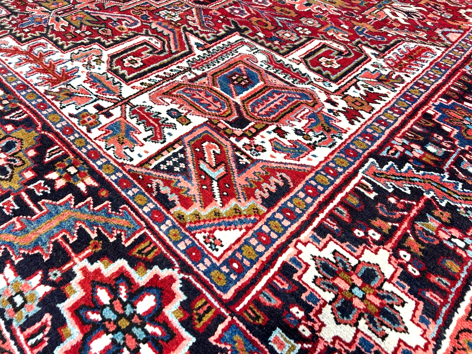 7'10"x11'4" Hand-Knotted 100% Wool Pile Herize Rug