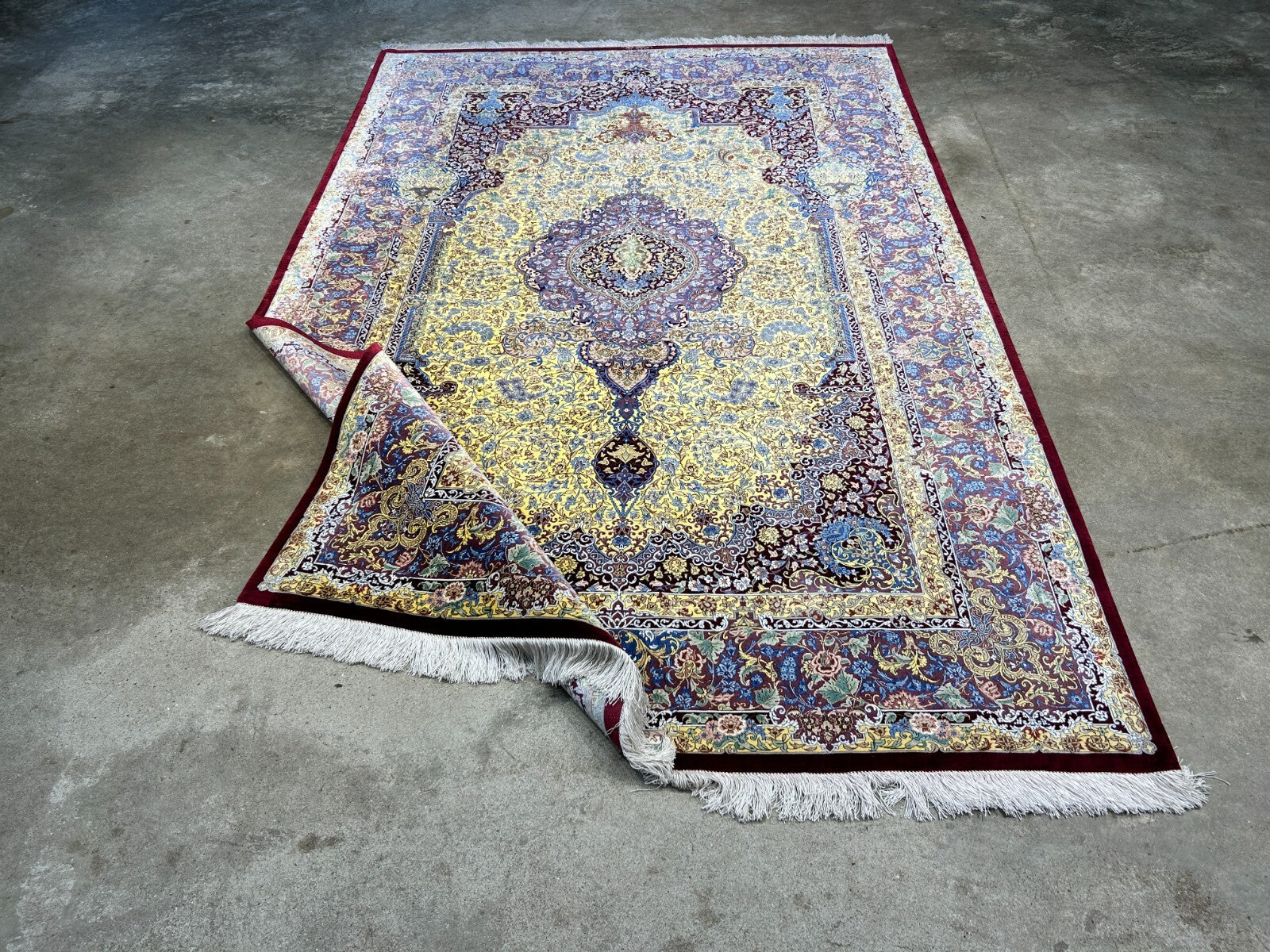 5'4"x8'2" Exquisite Extra-Fine Hand-Knotted 100% Silk Qume Carpet - Area Rug
