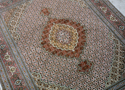 5'2"x6'4" Fine Hand-Knotted Wool & Silk Blend Tabrize Mahi Carpet - Area Rug