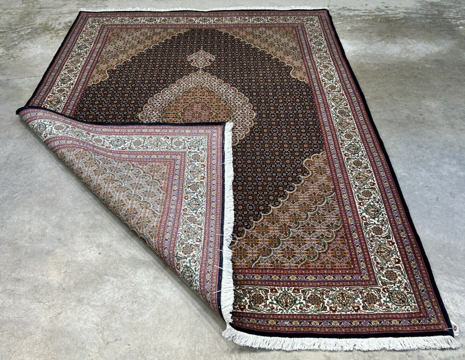 5'6"x7'8" Fine Hand-Knotted Wool & Silk Blend Tabrize Mahi Carpet - Area Rug