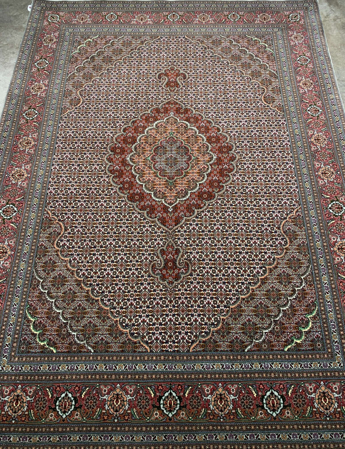 5'1"x6'10" Fine Hand-Knotted Wool & Silk Blend Tabrize Mahi Carpet - Area Rug