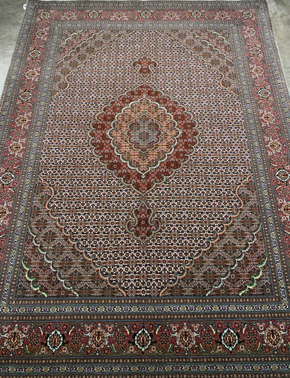 5'1"x6'10" Fine Hand-Knotted Wool & Silk Blend Tabrize Mahi Carpet - Area Rug