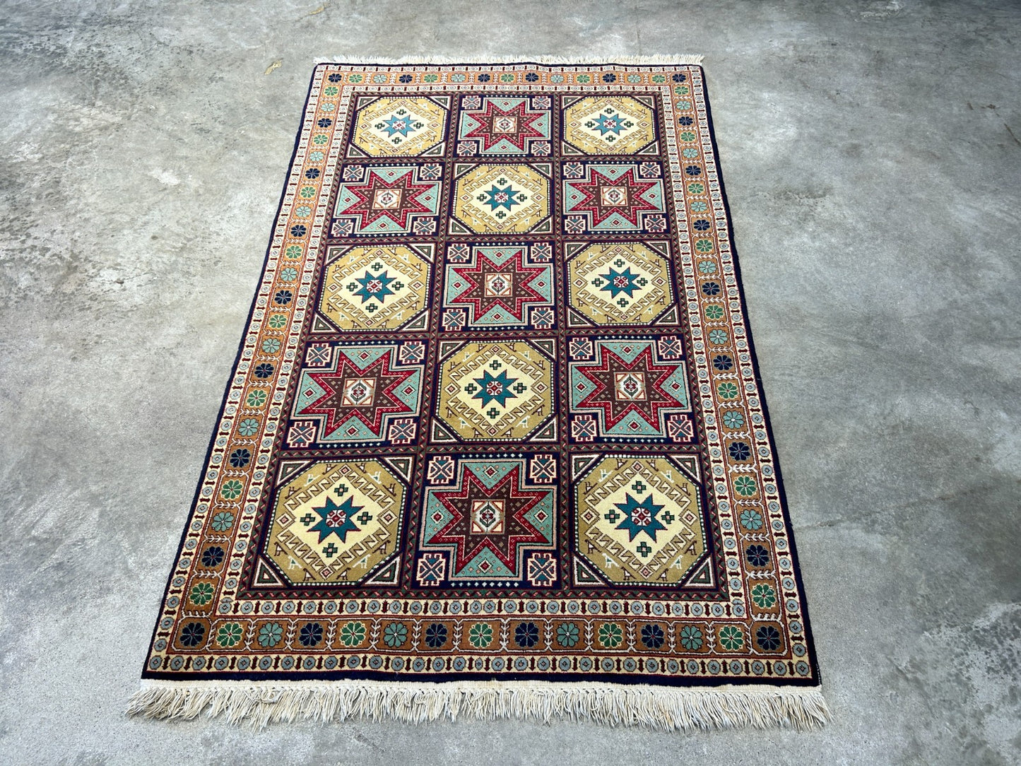 3'5"x5'4" Hand-Knotted 100% Wool Pile Tabrize Rug
