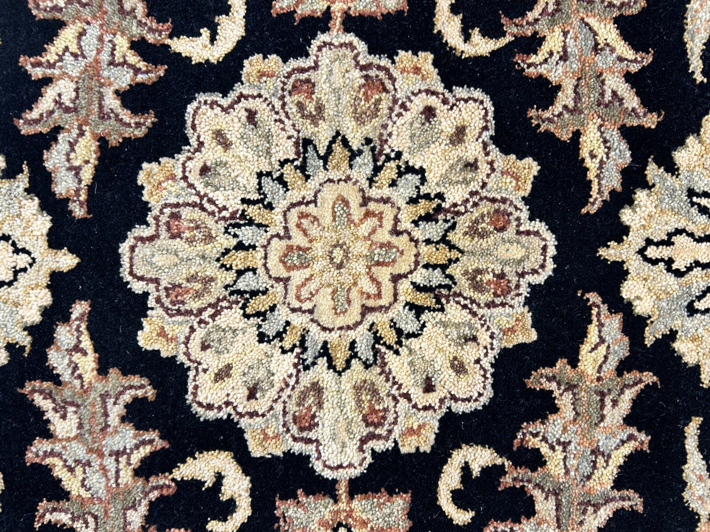 8'10"x12'7" Hand-Knotted 100% Lamb Wool IndoAgra Carpet - Area Rug