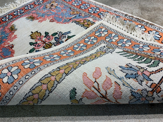 2'1"x2'11" Hand-Knotted 100% Kashmiri Silk Oriental Rug - Area Carpet