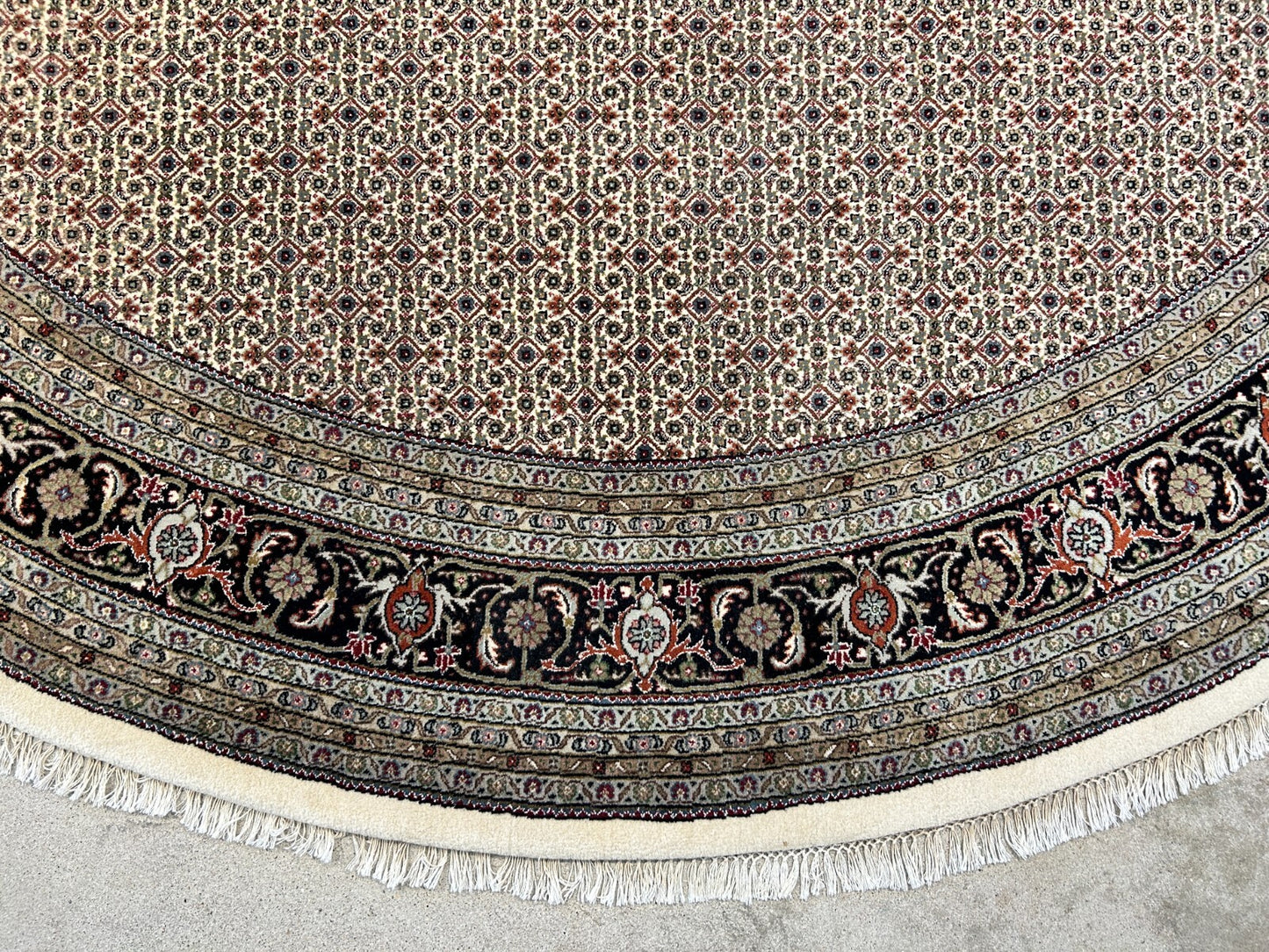 8' Diameter Exquisite Hand-Knotted 100% Wool Pile Oriental Rug
