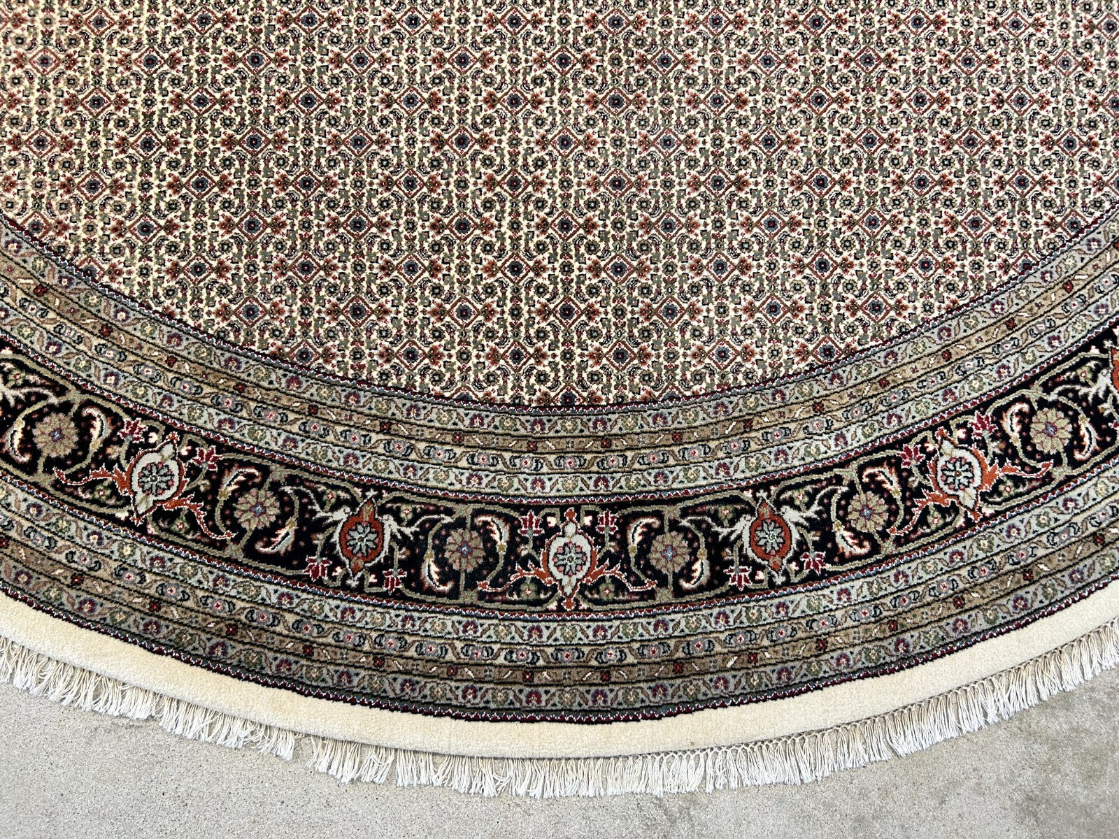 8' Diameter Exquisite Hand-Knotted 100% Wool Pile Oriental Rug