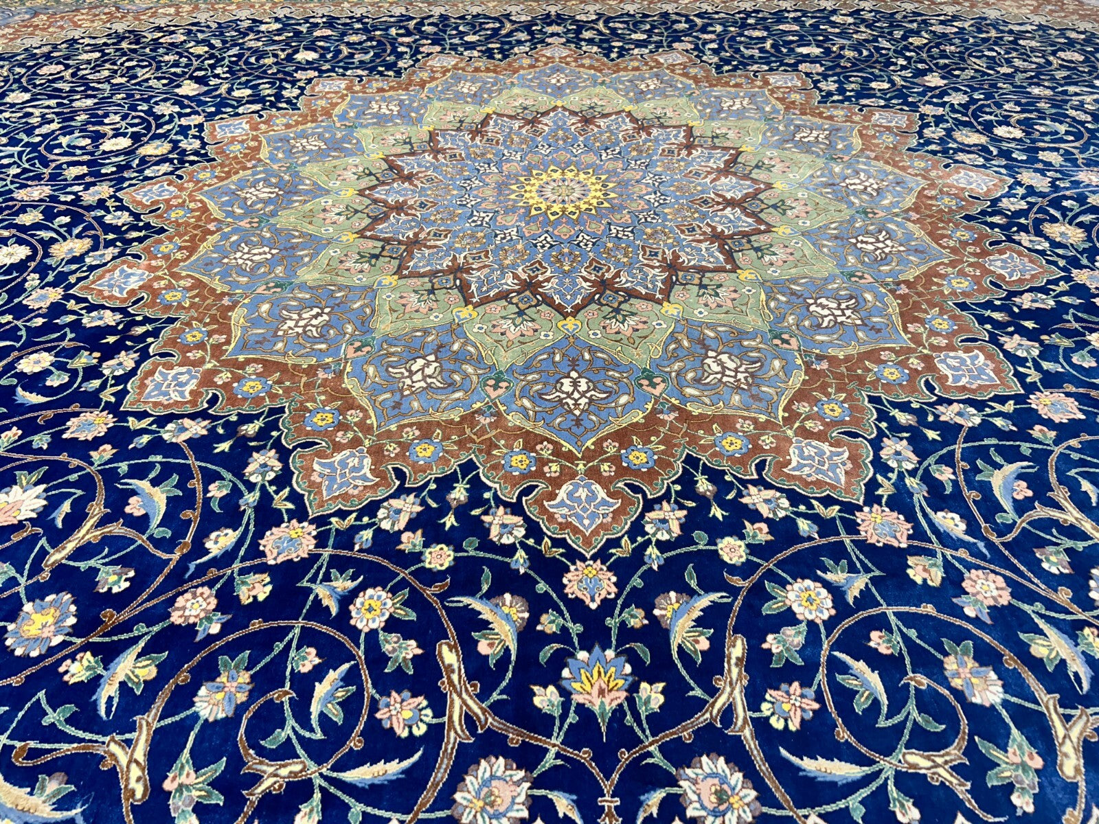 10'1"x13'1" Exquisite Signed Hand-Knotted 100% Silk Qume Rug