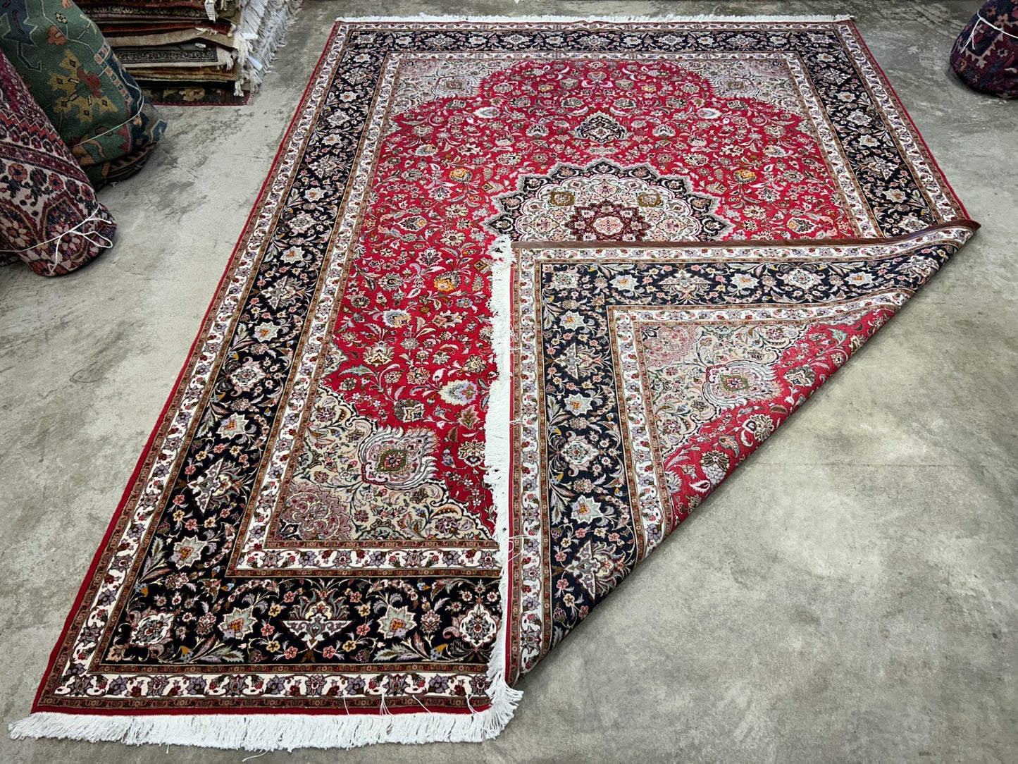 8'10"x12'11" Fine Hand-Knotted Wool & Silk Tabrize Rug