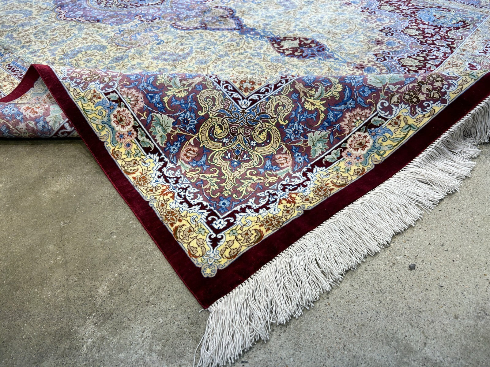 5'4"x8'2" Exquisite Extra-Fine Hand-Knotted 100% Silk Qume Carpet - Area Rug