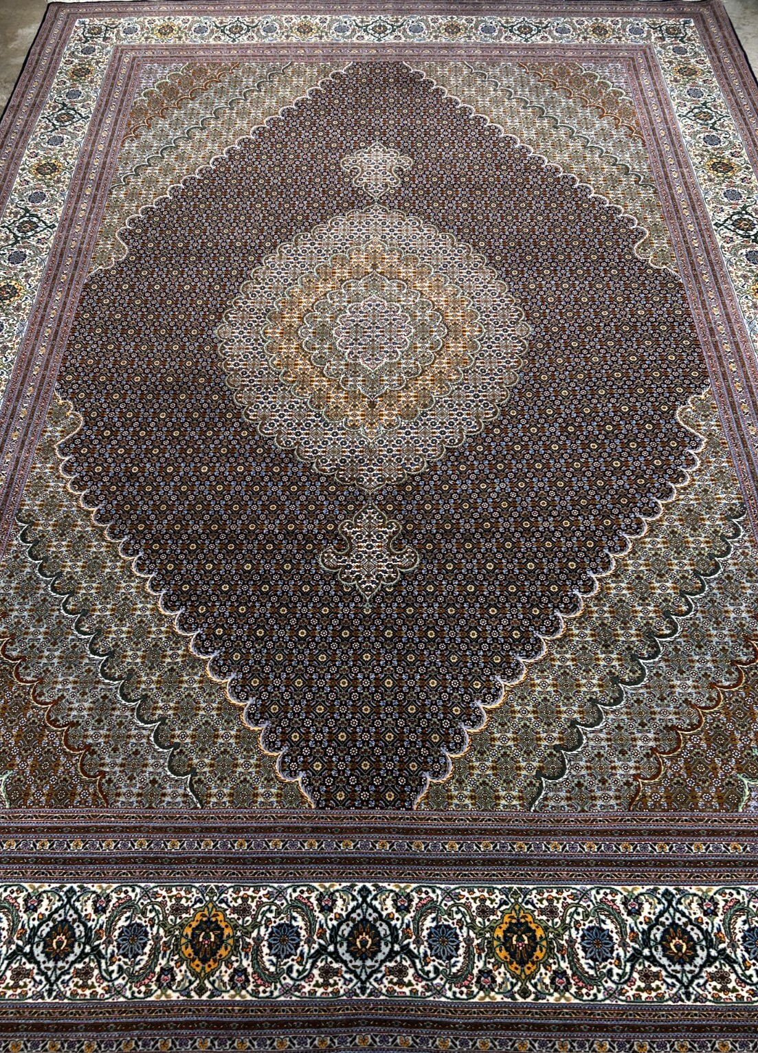 8'3"x11'6" Fine Hand-Knotted Wool & Silk Oriental Rug - Area Carpet