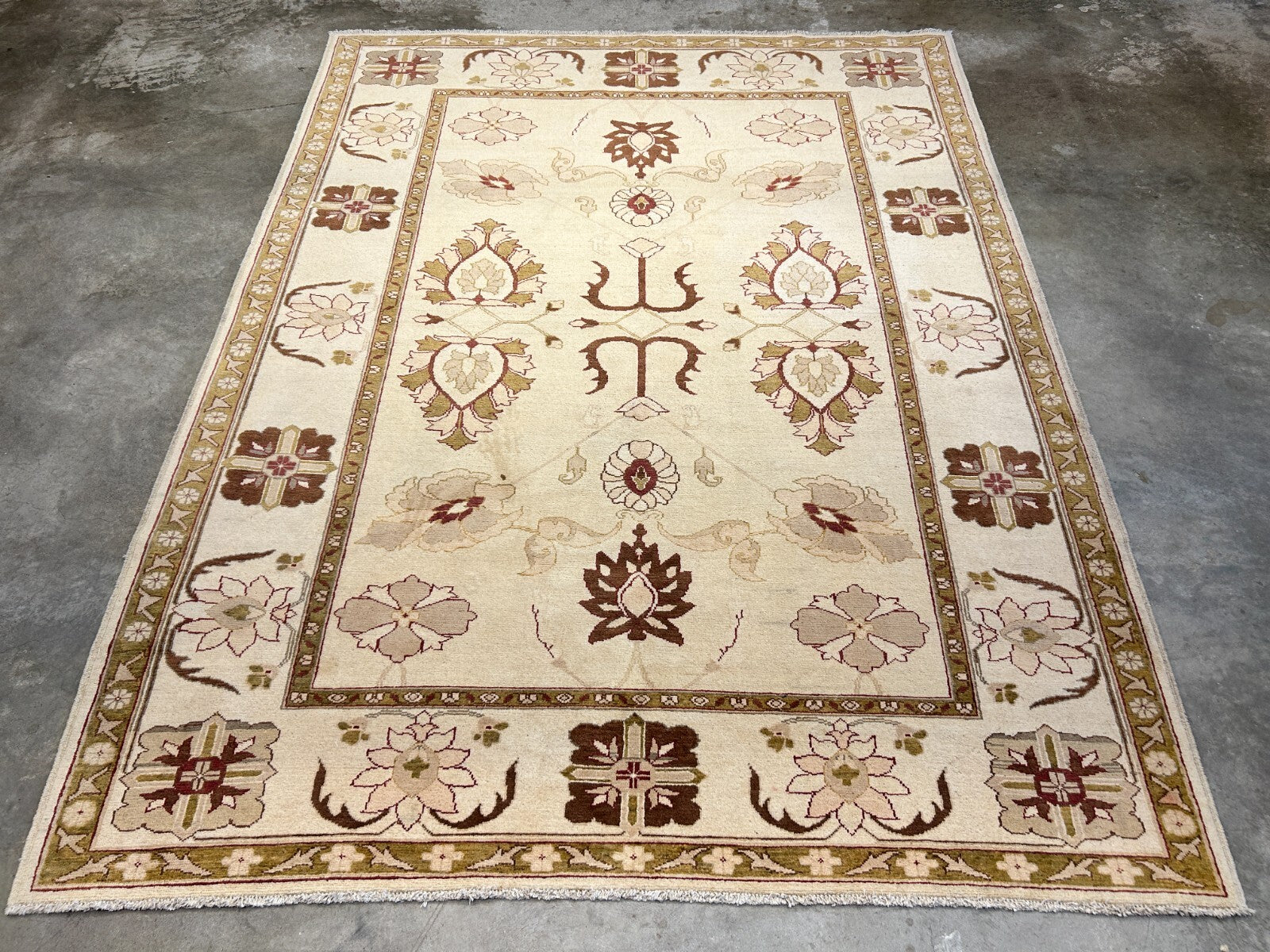 7'0"x9'3" Hand-Knotted 100% Wool Pile Indian Arut Carpet - Area Rug