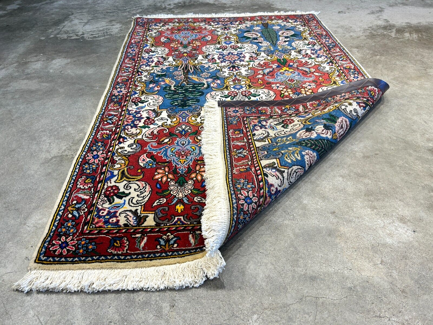 3'5"x5'2" Hand-Knotted 100% Lamb Wool Bakhtiarie Area Rug