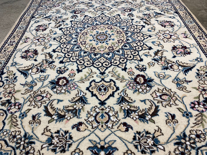 2'9"x4'5" Fine Hand-Knotted Wool & Silk Blend Naine Carpet - Area Rug