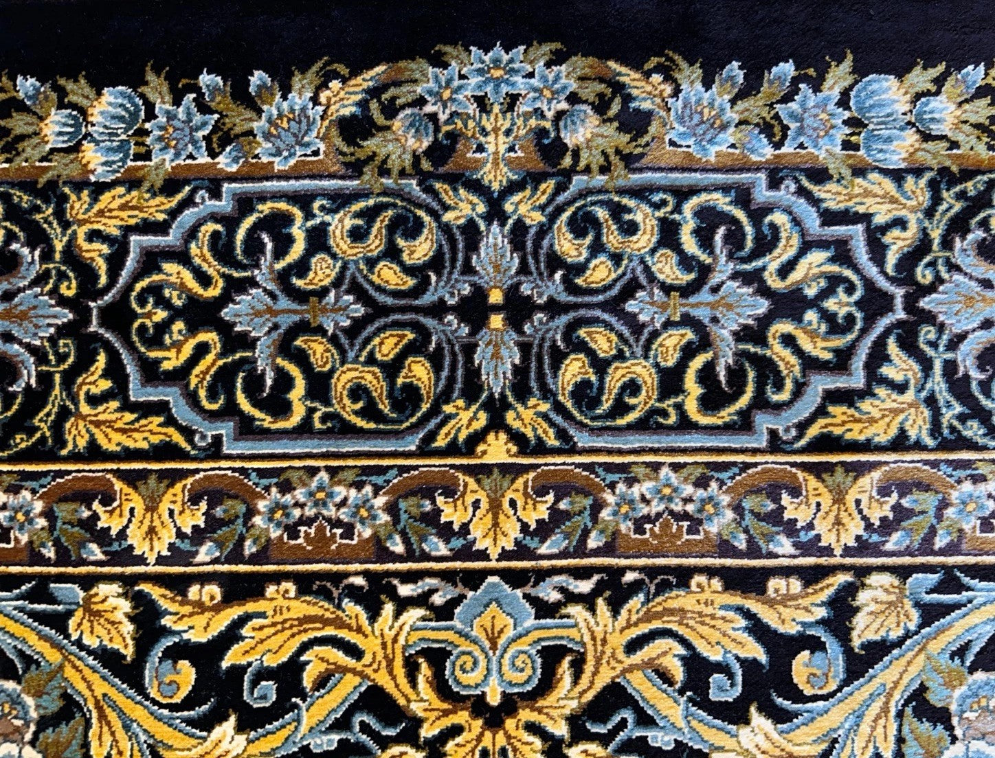 3'4"x5'2" Exquisite Extra-Fine Hand-Knotted 100% Silk Qume Area Rug