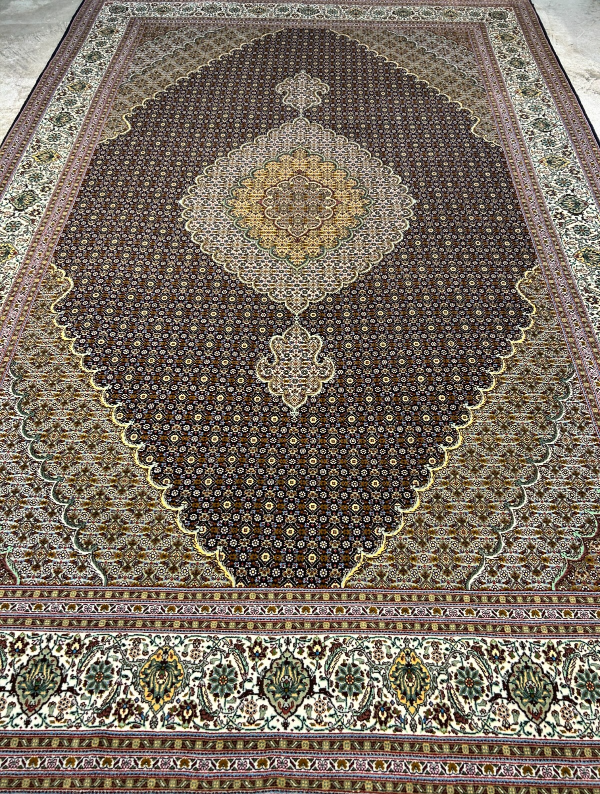 6'10"x10'5" Fine Hand-Knotted Wool & Silk Blend Tabrize Mahi Carpet - Area Rug