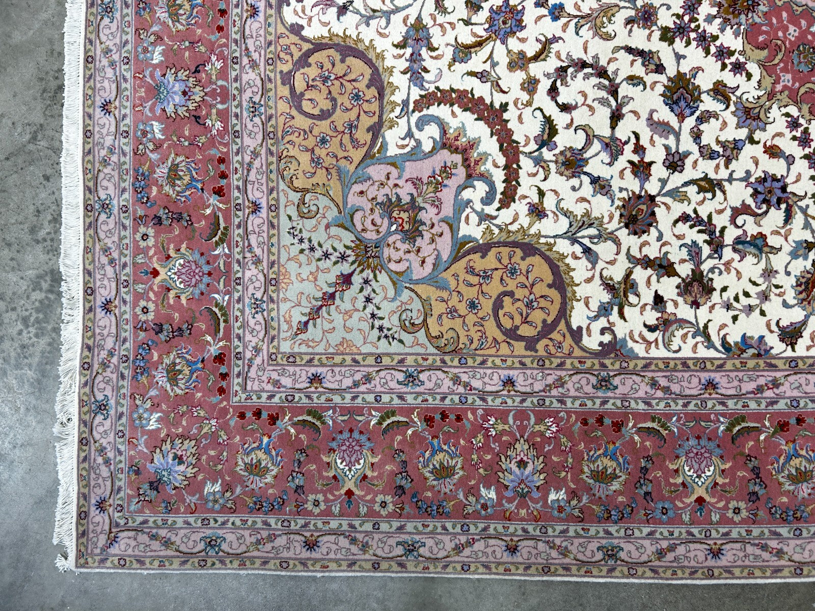 8'4"x11'3" Very Fine Hand-Knotted Wool & Silk Oriental Rug - Area Carpet