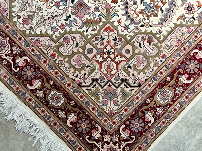 6'8"x10' Fine Hand-Knotted Wool & Silk Blend Tabrize Herize Carpet - Area Rug