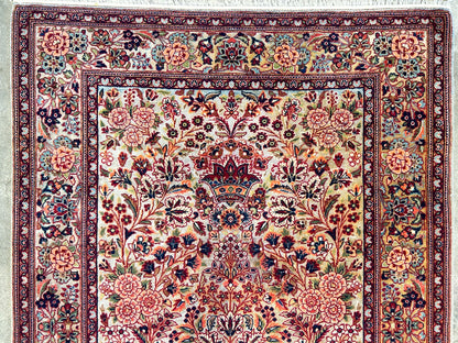 3'3"x5'4" Very Fine Hand-Knotted 100% Wool Pile Persiane Kashane Rug