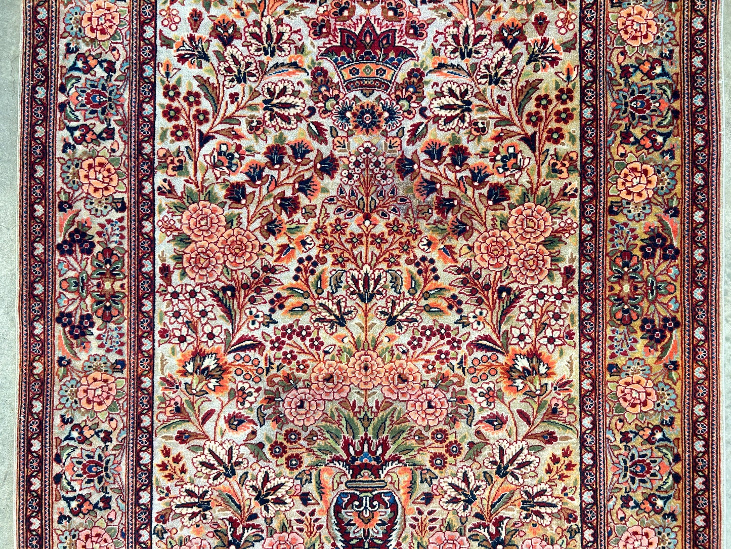 3'3"x5'4" Very Fine Hand-Knotted 100% Wool Pile Persiane Kashane Rug