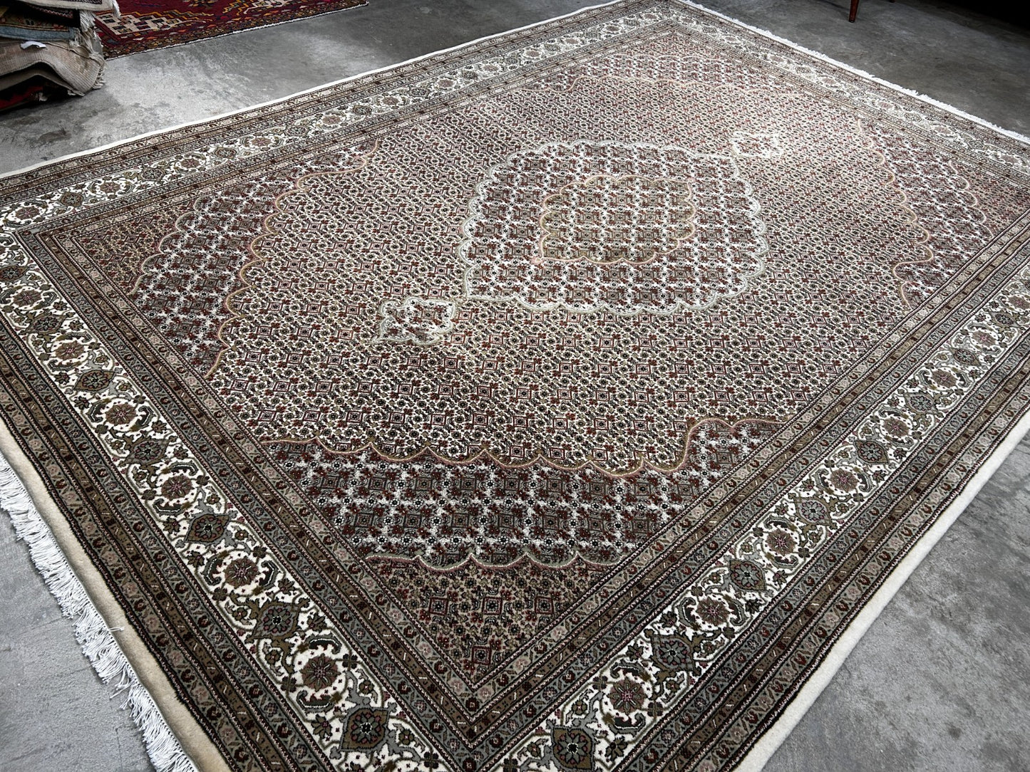 8'3"x11'4'' Hand-Knotted  100% Wool Pile Tabrize Mahi Area Rug