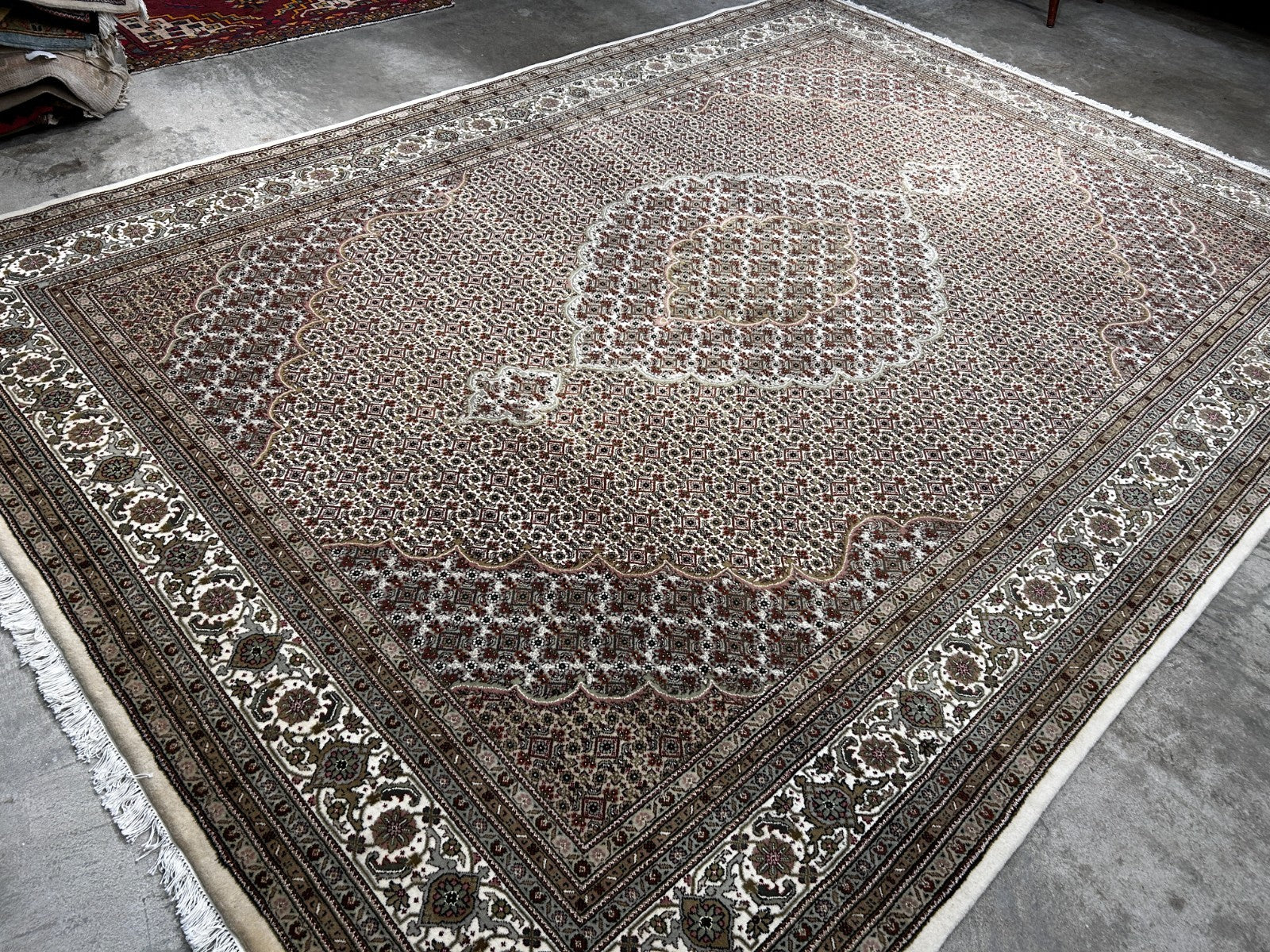 8'3"x11'4'' Hand-Knotted  100% Wool Pile Tabrize Mahi Area Rug