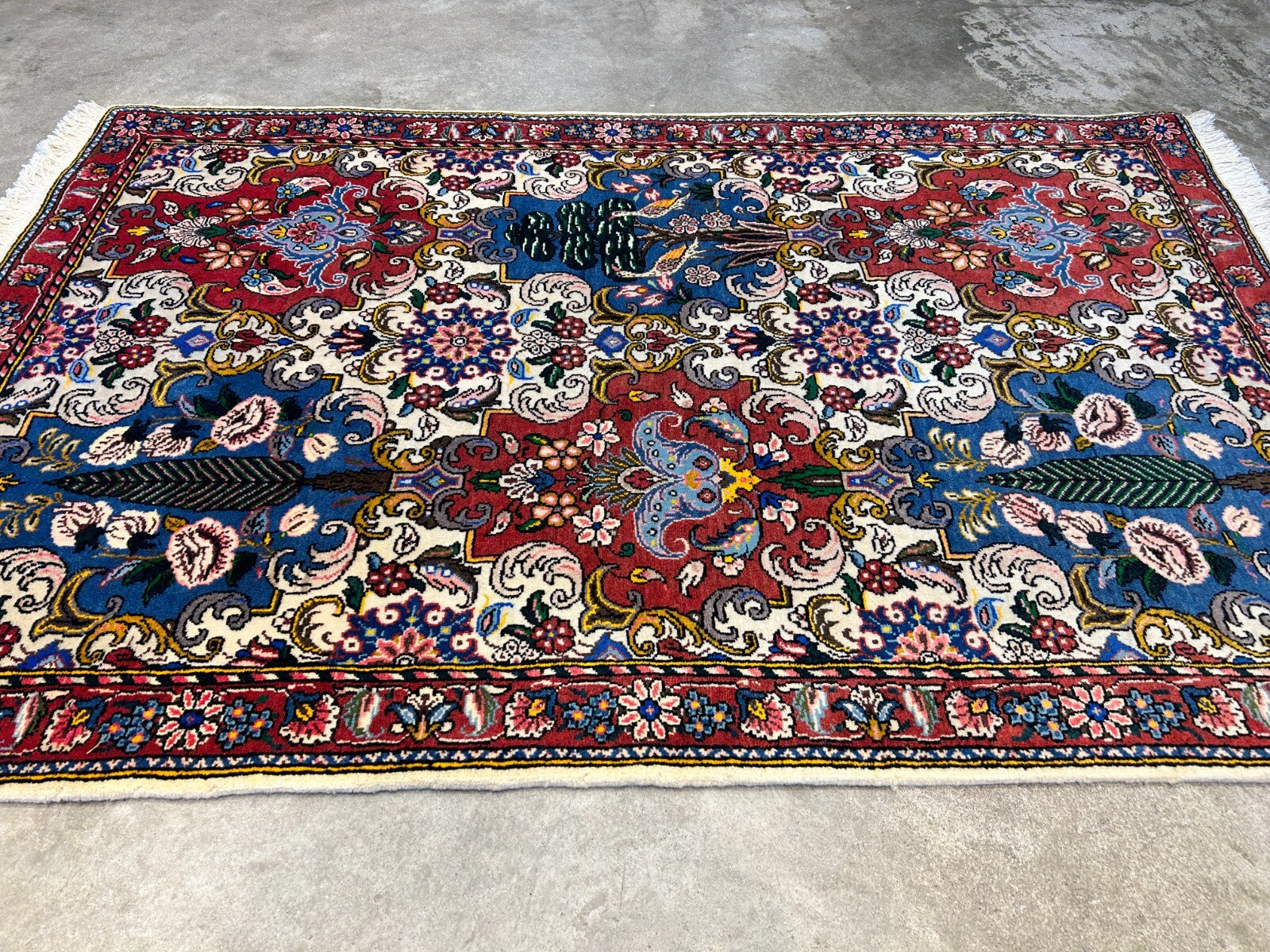 3'5"x5'2" Hand-Knotted 100% Lamb Wool Bakhtiarie Area Rug