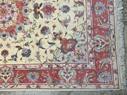 4'11"x7'4" Very Fine Hand-Knotted Wool & Silk Blend Tabrize Carpet - Area Rug