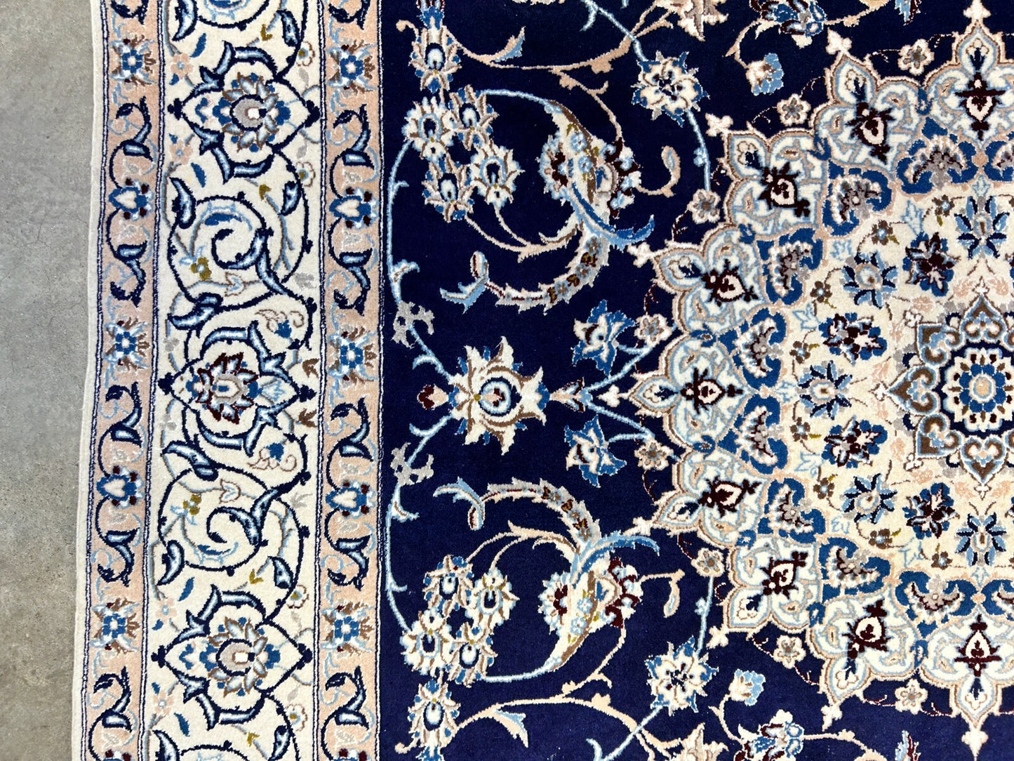 6'5"x10'1" Fine Hand-Knotted Wool & Silk Naine Rug - Area Carpet