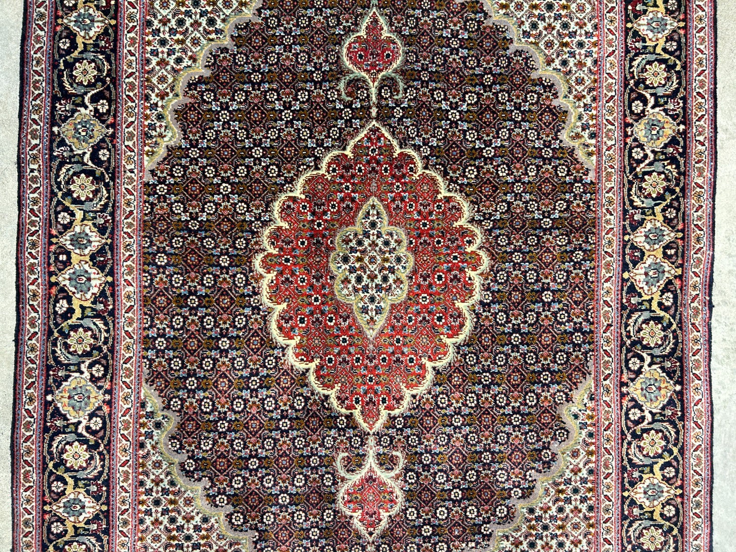 3'4"x4'8" Hand-Knotted 100% Wool Pile Tabrize Mahi Rug