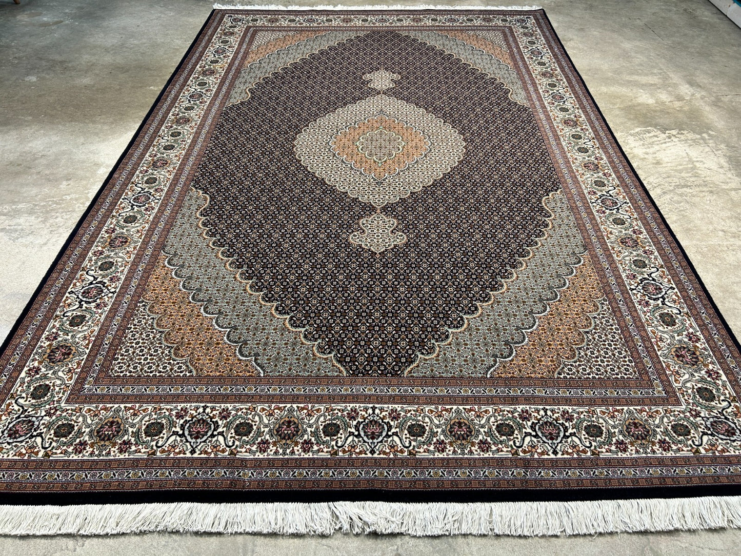 6'8"x10' Fine Hand-Knotted Wool & Silk Oriental Tabrize Rug - Area Carpet