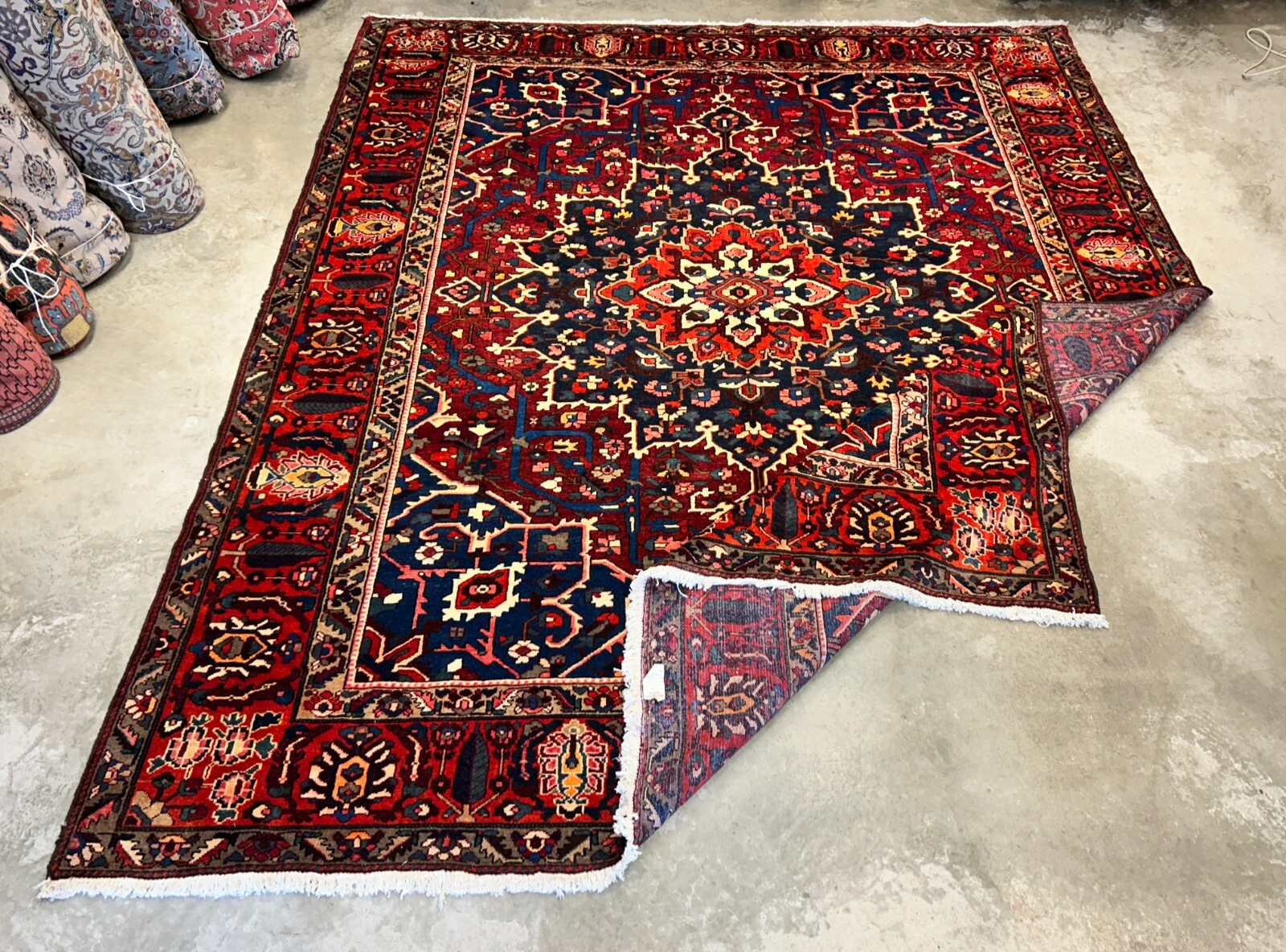 10'5"x12'8" Hand-Knotted 100% Wool Pile Bakhtiarie Rug
