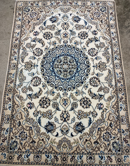 2'11"x4'7" Fine Hand-Knotted Wool & Silk Blend Naine Carpet - Area Rug