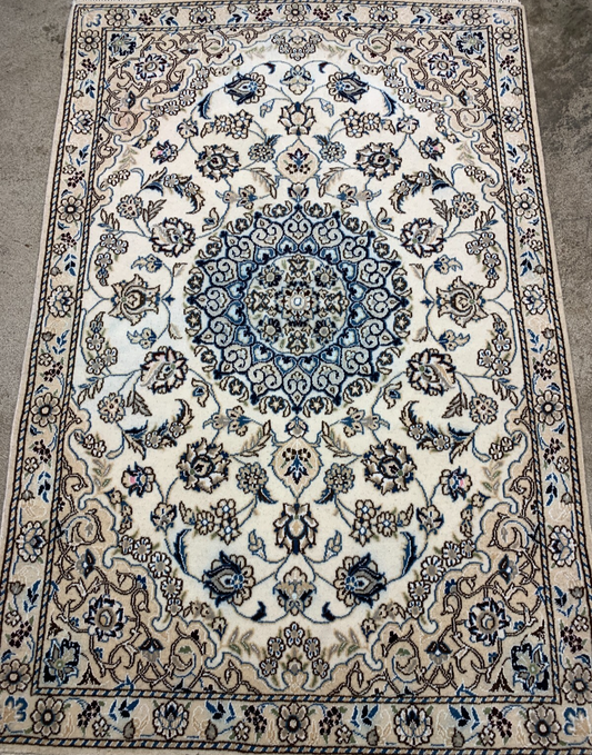 2'11"x4'7" Fine Hand-Knotted Wool & Silk Blend Naine Carpet - Area Rug