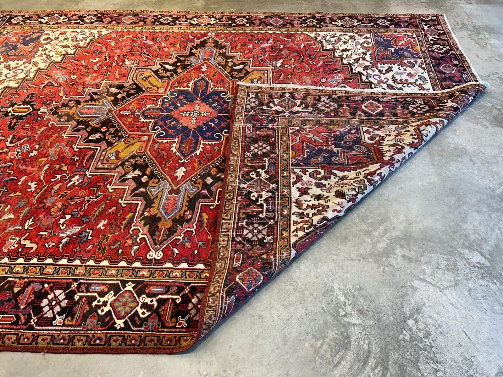 8'3"x11'5" Hand-Knotted 100% Wool Pile Herize Rug