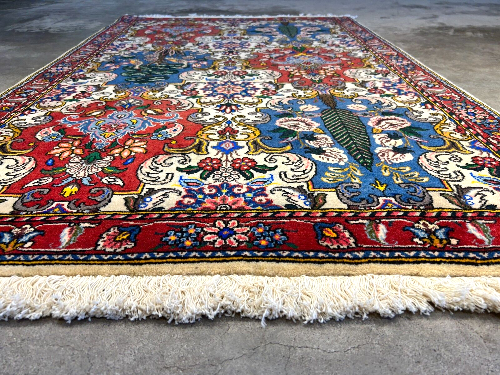 3'5"x5'2" Hand-Knotted 100% Lamb Wool Bakhtiarie Area Rug