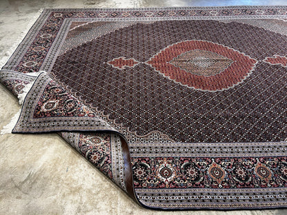 8'3"x11'5" Fine Hand-Knotted Wool & Silk Oriental Rug - Area Carpet