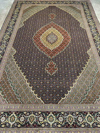 6'8"x10'3" Fine Hand-Knotted Wool & Silk Blend Tabrize Mahi Carpet - Area Rug