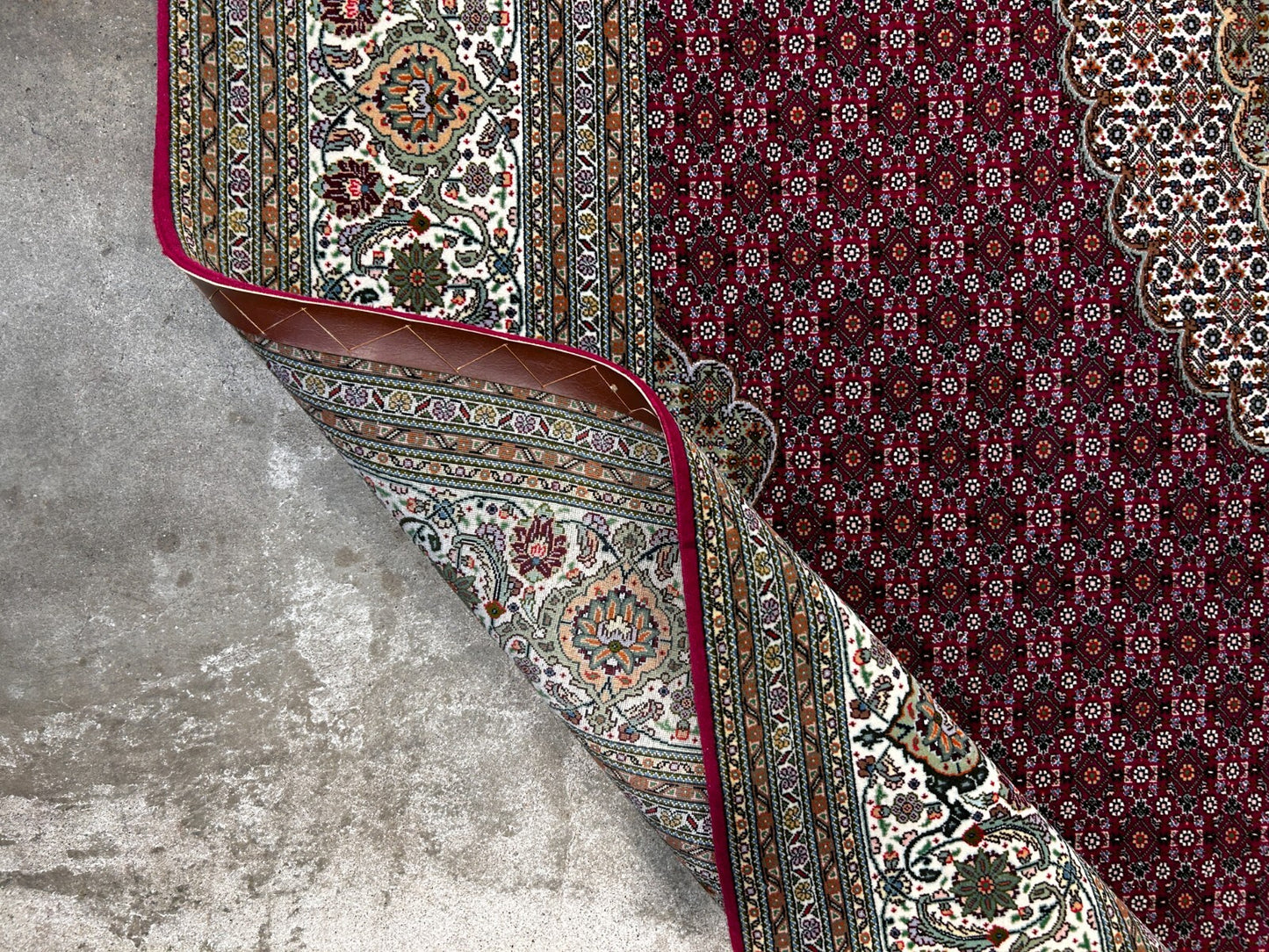 8'2"x11'6" Fine Hand-Knotted Wool & Silk Oriental Rug - Area Carpet