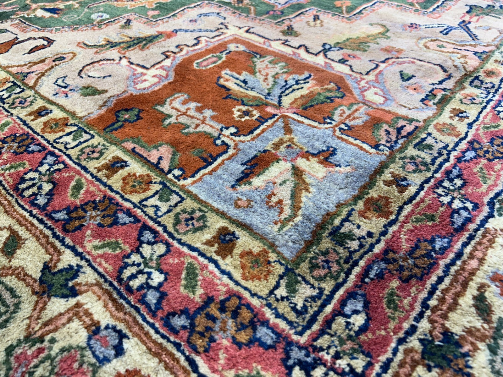 9'x12' Hand-Knotted 100% Wool Pile Herize Rug
